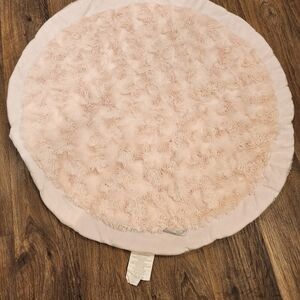 Baby Dreamgro pink round soft pallette for baby.